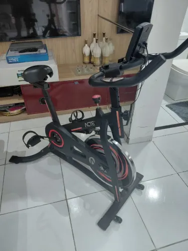 Bicicleta Spinning Vermelha E33 Acte Sports Roda de Inércia 6 kg