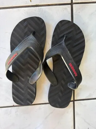 Chinelo Havaianas preto, tamanho 41/42, ótimo estado