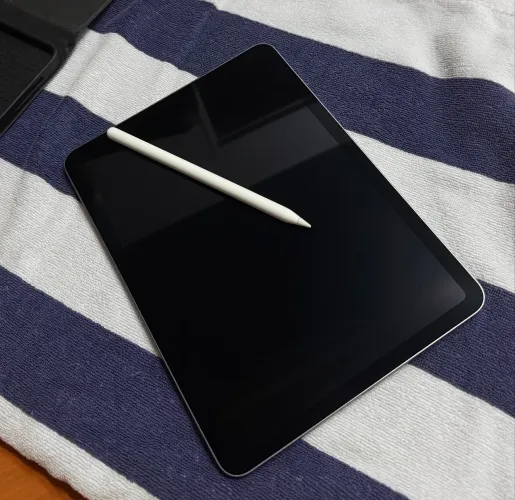 iPad Air 11 polegadas chip M2 (2024) 256 GB + Apple Pencil Pro - Impecável