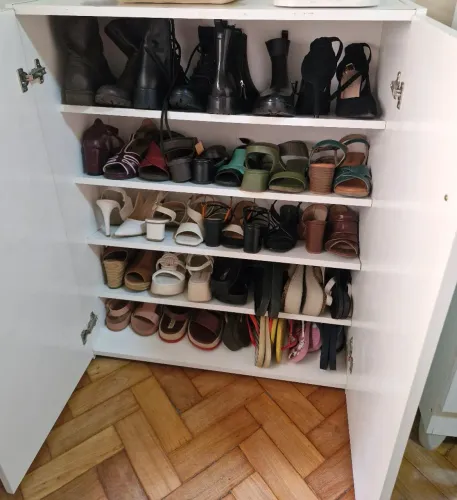 Sapateira branca, 2 portas, 5 prateleiras