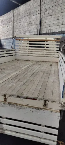 Carroceria de madeira HR