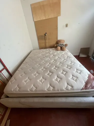 CAMA DE CASAL COMPLETA COM COLCHÃO CLASSIC EURO APENAS 6 MESES DE USO