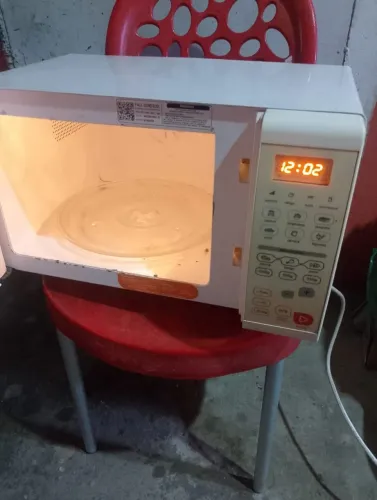 Forno microondas Brastemp 20 litros