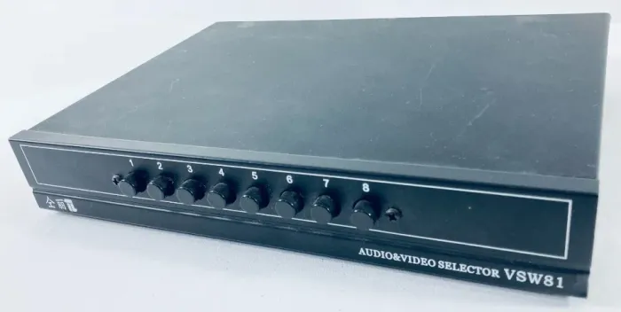 Chaveador AV para 8 dispositivos