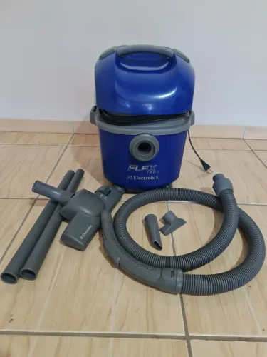 Aspirador de Pó e Água Electrolux
