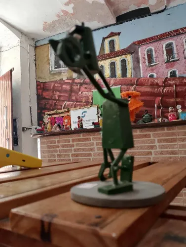 Action figure do puxa-frango do desenho do pica-pau