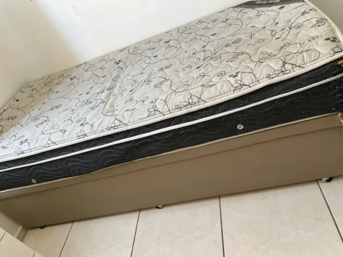 Vendo cama baú + colchão solteiro 