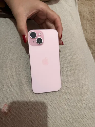 iPhone 15 rosa em excelente estado 