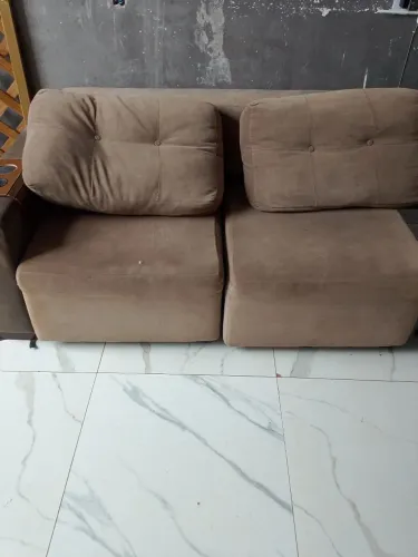 Vende-se um sofá retrátil de 2 lugares