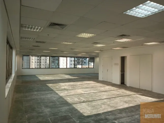 VENDA/ LOCAÇÃO - SALA COMERCIAL NO ITAIM BIBI, 176m² .