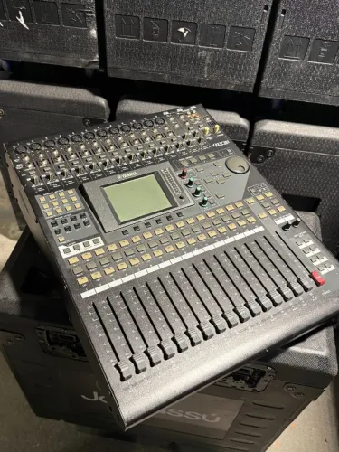 Mesa Digital Yamaha 01V96i - Revisada e Testada