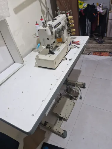 Máquina de costura galoneira industrial