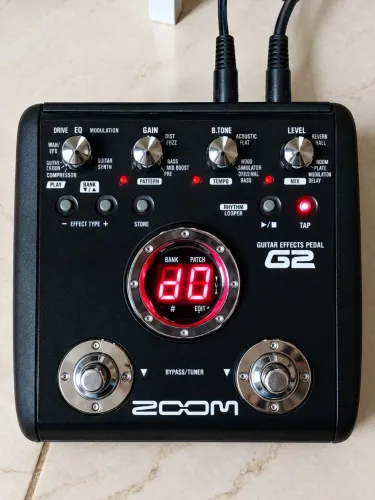 Pedaleira Zoom G2