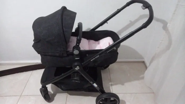 Vendo Carrinho e Bebê Conforto com suporte para carro