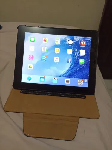 iPad 4 tablet 