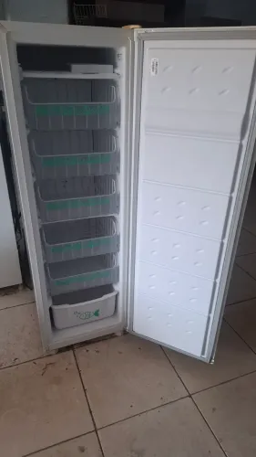 Freezer vertical consul 7 compartimento 142 L.