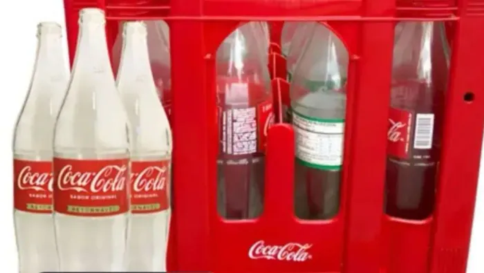 Caixas de coca cola retornável dec1l e 2 litros e de cerveja 40.00