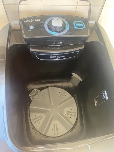 Vende-se tanquinho de lavar roupa, novo poucos mês de uso ,