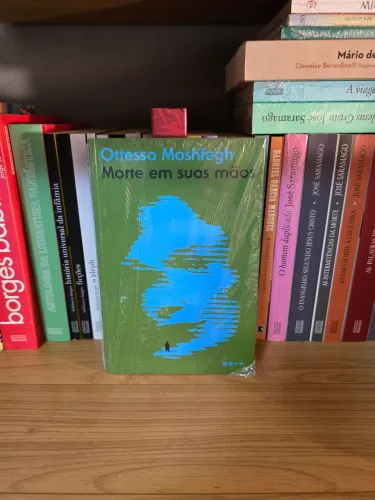 "Morte em Suas Mãos" - Ottessa Moshfegh
