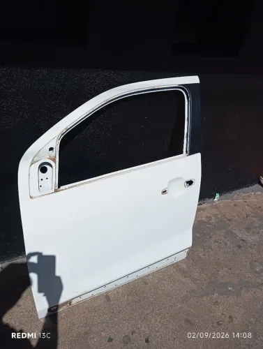 Porta esquerda 2025 strada