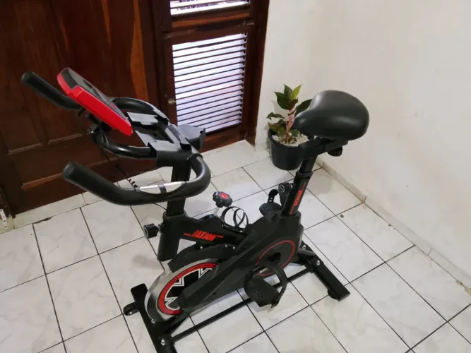 Vendo bicicleta semi nova