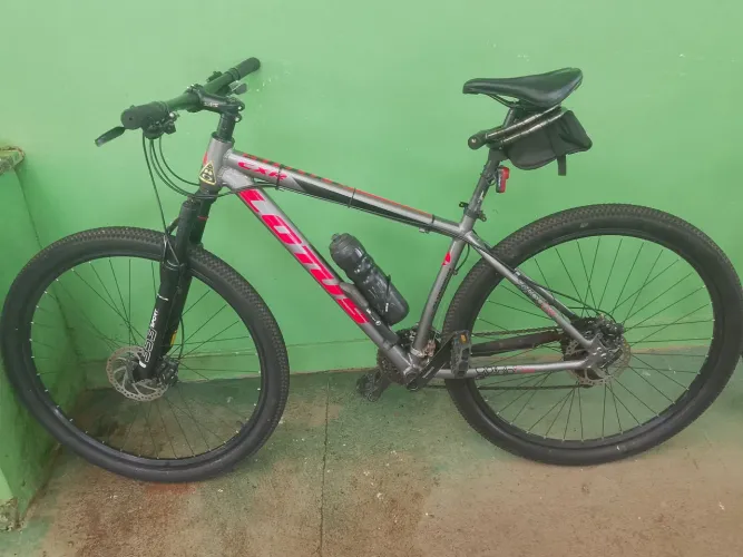 Bike 29 quadro 17 M Relação chimano freios Hidráulico chimano suspensão de trava 