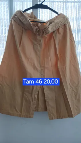 Saias diversas 3 PCs, cada unidade valor se R$ 20,00.