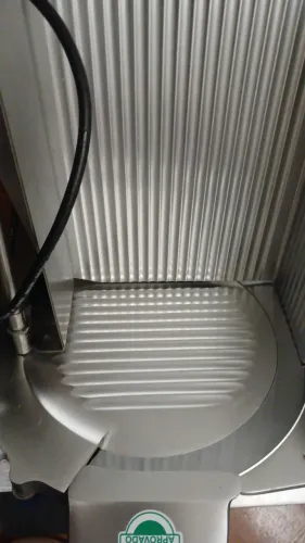 Fatiadora automática ideal pra Padarias Lanchonetes pizzarias e outros 