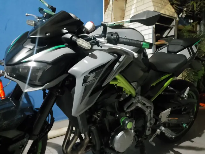 Vendo moto extra pouco rodada moto extra super conservada