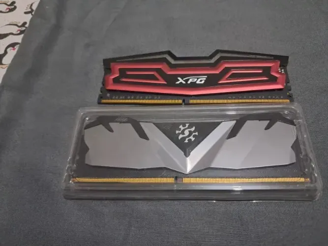 Memória RAM DDR4 2x8GB 2400 MHZ
