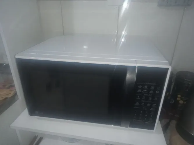 Vendo Microondas LG,30L