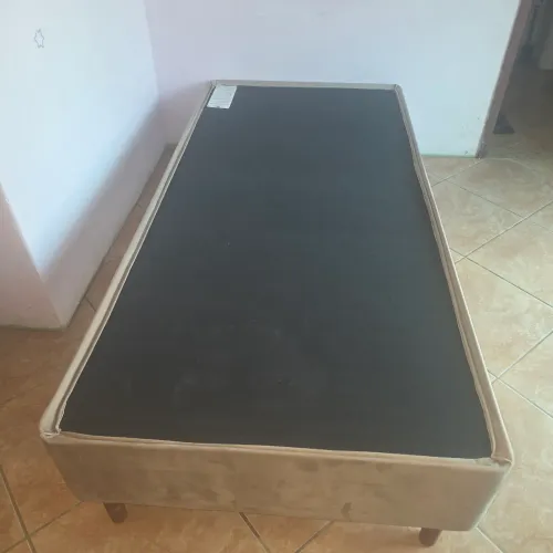 Vendo 03 camas Box 0.88 largura com Apenas 40 Dias de uso e 03 Colchões com 8 meses de Uso