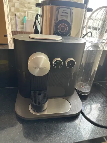 Cafeteira Nespresso Expert C80