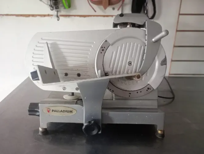 Máquina de fatiar frios 