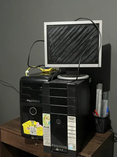 VENDO GABINETE E MONITOR 