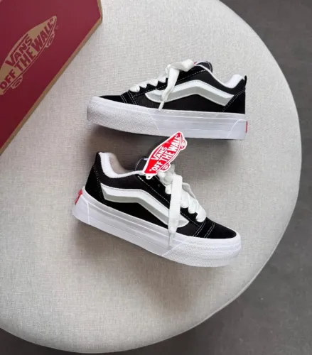 Tênis Casual Premium Feminino Vans Old KNU Plataforma Preto Disponível 34 AO 39