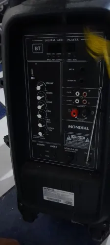 Caixa de som sem defeitos pouco uso