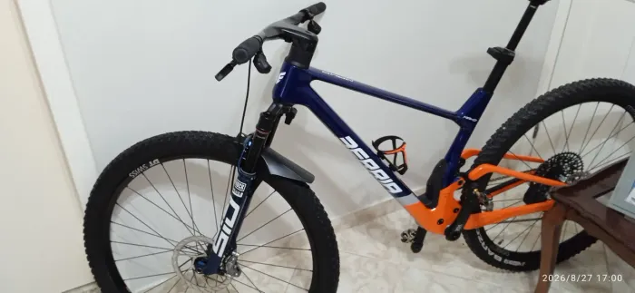 Berria mako pro rockshox sid ultimate flight attendant