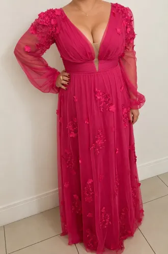 Vendo vestido de festa fúcsia (rosa pink) todo em tule com aplicações de rosas.