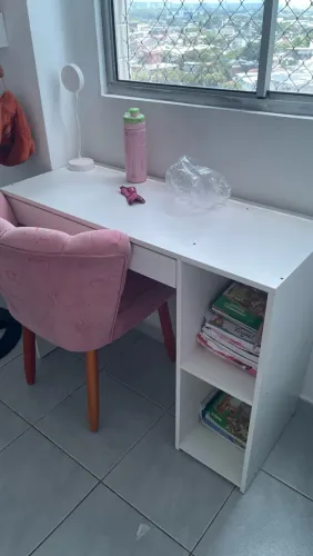 Escrivaninha para estudo em MDF