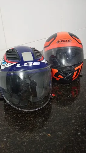 Vendo 2 capacetes
