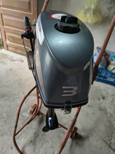 Motor de popa 3 Hp pesca bem novo vendo ou troco por algo do meu interesse