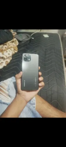 Vendo celular usado, mas com tudo original.