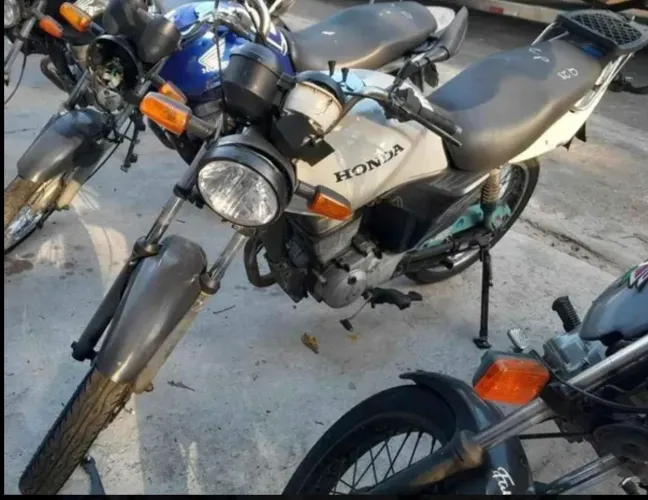 SUCATA / APENAS PARA RETIRADA DE PEÇAS: HONDA CG 125 CARGO (2010)