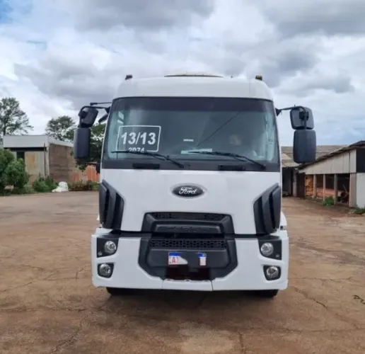 Vendo Bitruck Ford Cargo 2429 cabine leito 8x2 2013