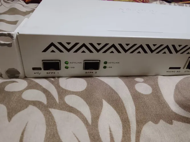 CCR1036 2 PORTAS 10 GIGAS SEMI NOVA