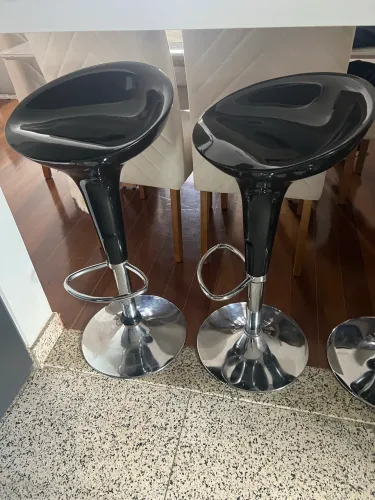2 banquetas altas giratórias