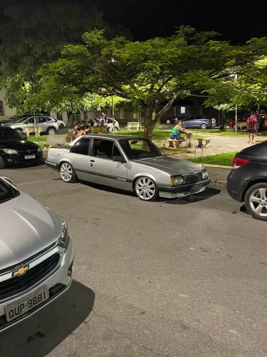 Chevrolet Monza GL 1.8 Efi/ SL/ L/ 650/barc. 2e4p (álcool) 1998
