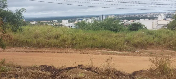 Lote 360m² com vista deslumbrante no Jardim Candeias + 50% área extra