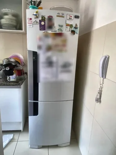 Geladeira Consul 330 L, freezer invertido, branca, 2022